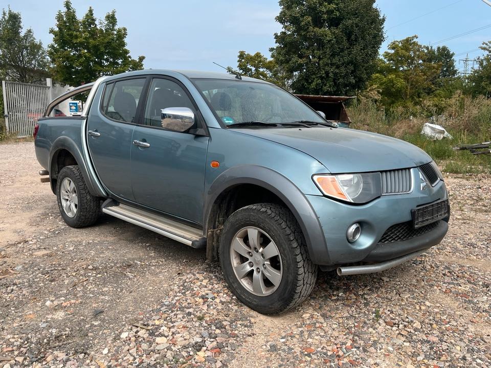 Mitsubishi L200 4X4 пробіг: 248000 рік: Oktober 2007 Diesel потужність:167 PS коробка: Manuell ціна: 4500 - Фото 1