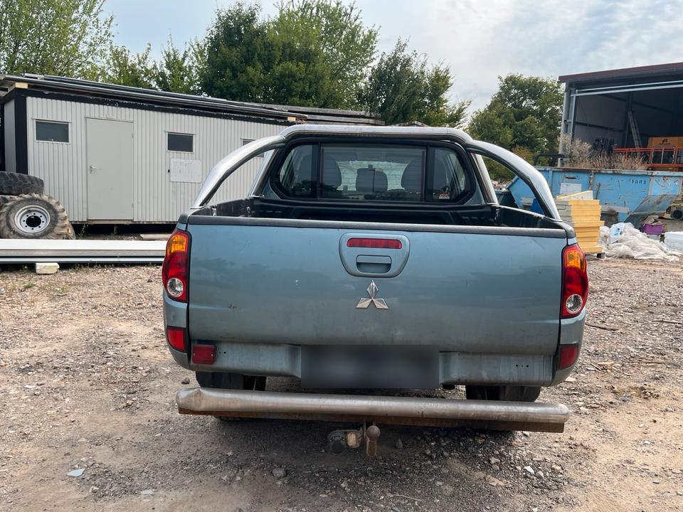 Mitsubishi L200 4X4 пробіг: 248000 рік: Oktober 2007 Diesel потужність:167 PS коробка: Manuell ціна: 4500 - Фото 3