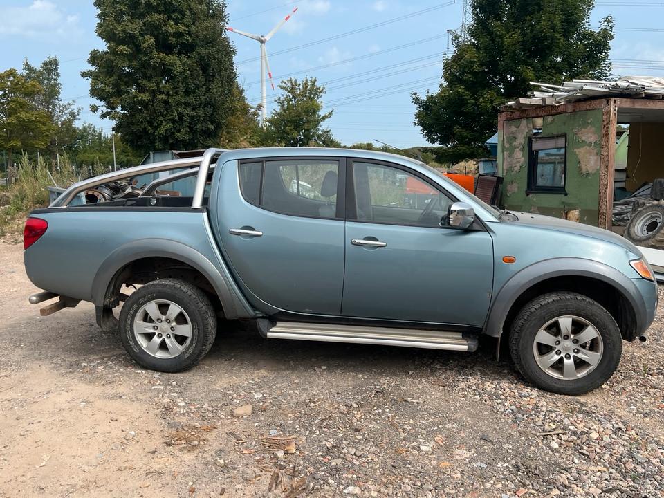 Mitsubishi L200 4X4 пробіг: 248000 рік: Oktober 2007 Diesel потужність:167 PS коробка: Manuell ціна: 4500 - Фото 4