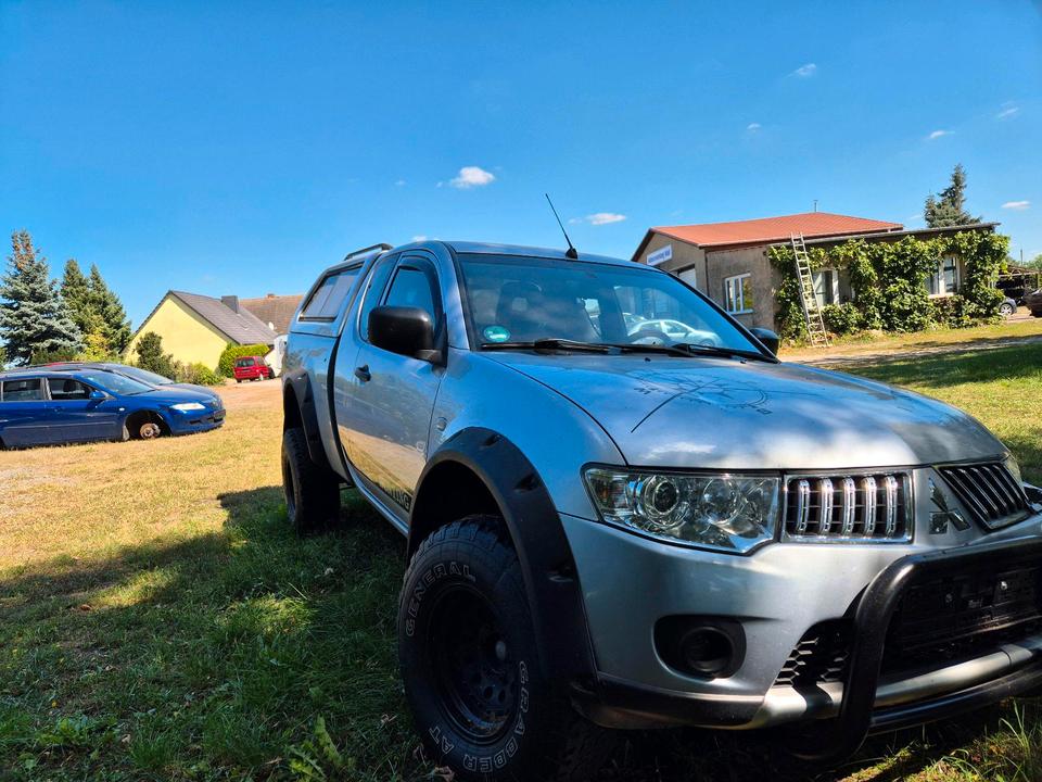 Пригон ато для ЗСУ Pickup L200  пробіг: 210000 Diesel потужність:136 PS коробка: Manuell ціна: 3000 - Фото 0