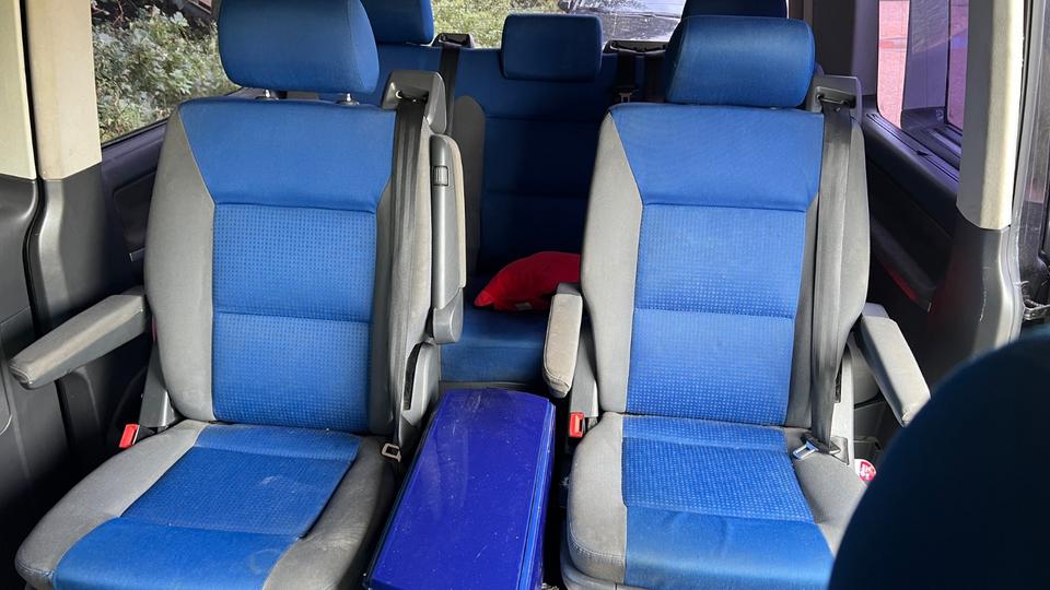 T5 Multivan 2003 Turboschaden пробіг: 398000 рік: November 2003 потужність:131 PS потужність:131 PS коробка: Manuell  - Фото 4