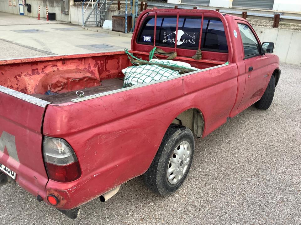 GÜNSTIGER Mitsubishi L200 Single Cab Baustellenfahrzeug Pickup пробіг: 135000 рік: Oktober 1998 Diesel потужність:75 PS ціна: 3550 - Фото 1