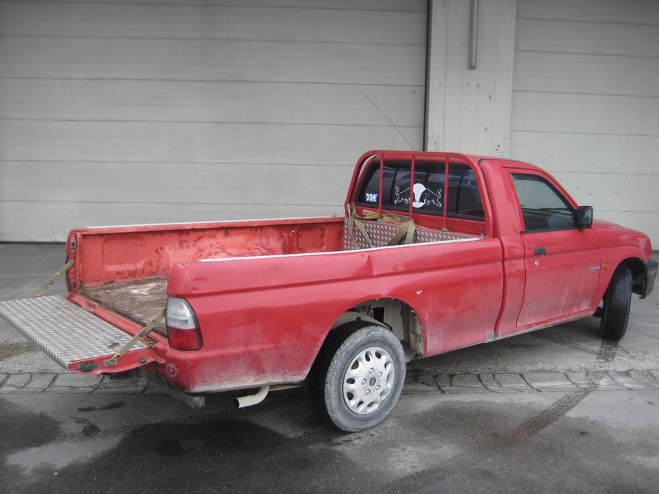 GÜNSTIGER Mitsubishi L200 Single Cab Baustellenfahrzeug Pickup пробіг: 135000 рік: Oktober 1998 Diesel потужність:75 PS ціна: 3550 - Фото 5