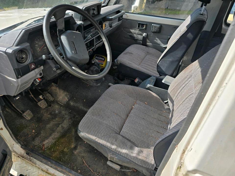 toyota land cruiser 1987 2.4 r22 4x4 рік: Januar 1987 Benzin ціна: 2950 - Фото 1