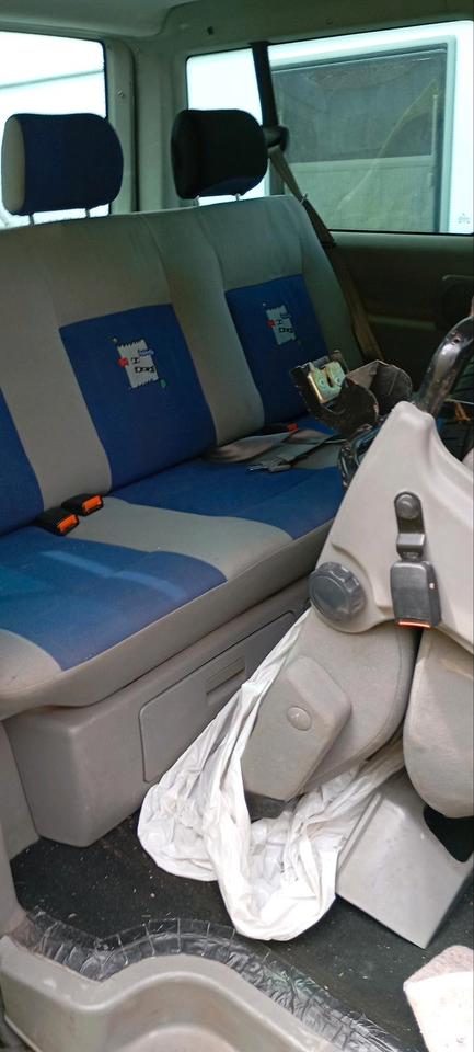 VW t4 TDi 2,5 Multivan Atlantik пробіг: 410000 рік: Dezember 1998 Diesel потужність:150 PS коробка: Manuell ціна: 2800 - Фото 9