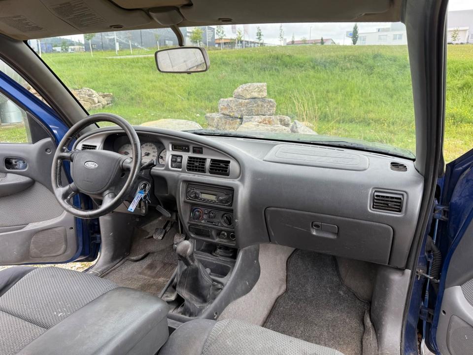 Ford Ranger XLT Pick-Up Double Cab 2.5D 4x4 пробіг: 268000 рік: Dezember 2005 Diesel потужність:109 PS коробка: Manuell ціна: 2600 - Фото 10