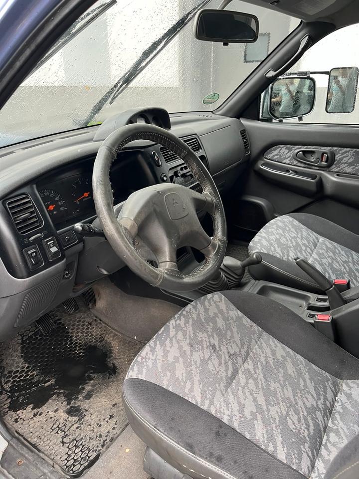 Mitsubishi L200 K60t  пробіг: 250000 рік: Juni 2001 Diesel потужність:99 PS коробка: Manuell ціна: 5200 - Фото 9