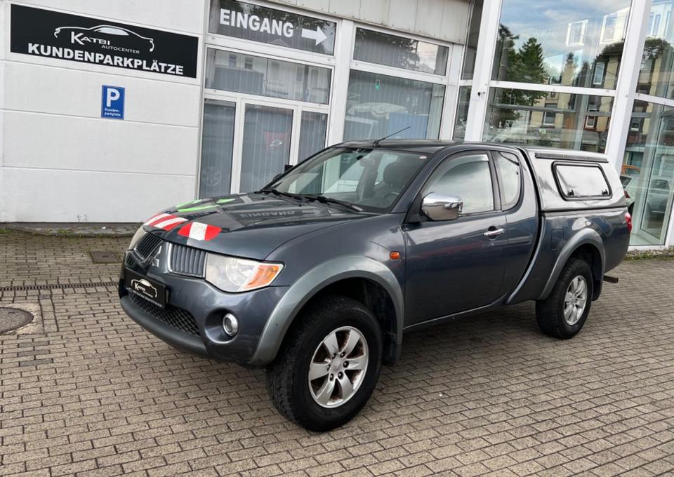 Mitsubishi L200 2,5 DI-D Intense Cab 4WD Hardtop пробіг: 252252 рік: September 2007 Diesel потужність:136 PS коробка: Manuell ціна: 4950 Grau - Фото 0