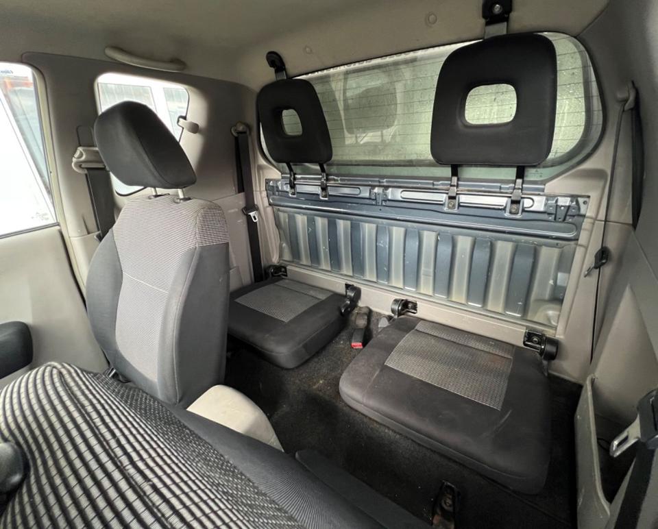 Mitsubishi L200 2,5 DI-D Intense Cab 4WD Hardtop пробіг: 252252 рік: September 2007 Diesel потужність:136 PS коробка: Manuell ціна: 4950 Grau - Фото 13