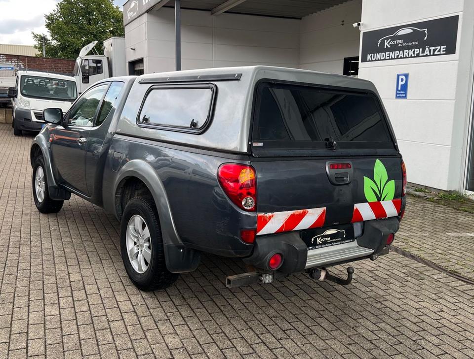 Mitsubishi L200 2,5 DI-D Intense Cab 4WD Hardtop пробіг: 252252 рік: September 2007 Diesel потужність:136 PS коробка: Manuell ціна: 4950 Grau - Фото 5