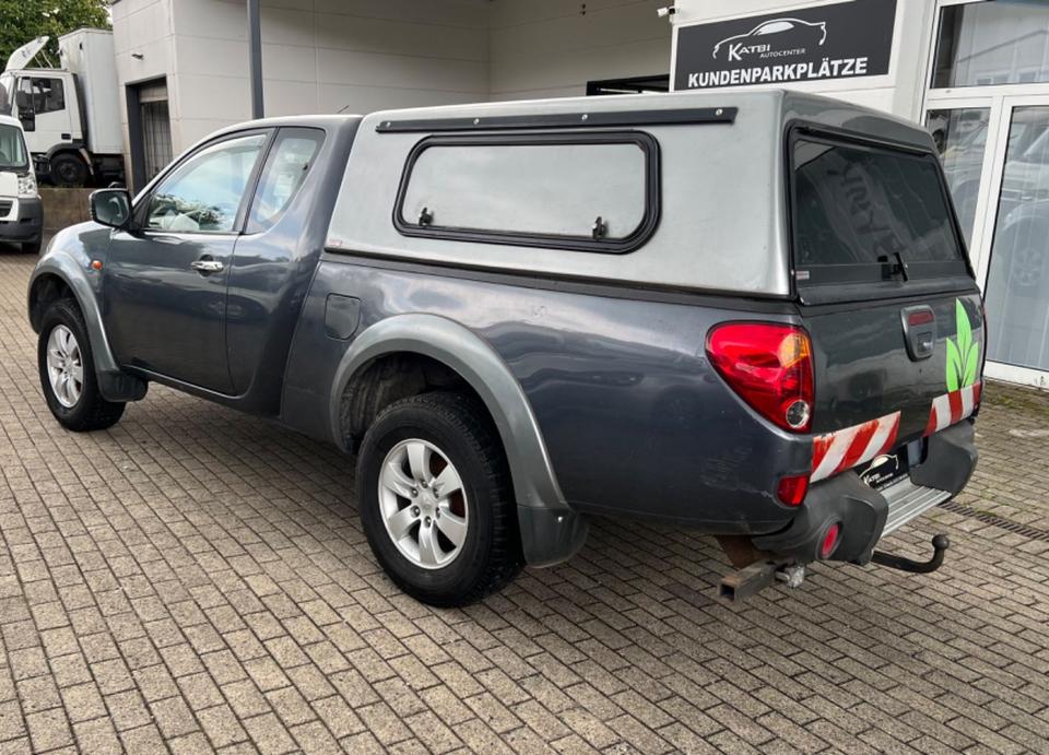 Mitsubishi L200 2,5 DI-D Intense Cab 4WD Hardtop пробіг: 252252 рік: September 2007 Diesel потужність:136 PS коробка: Manuell ціна: 4950 Grau - Фото 6