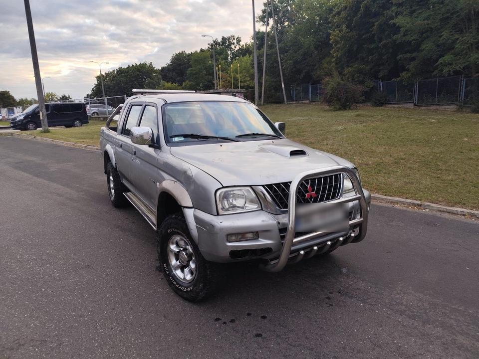 Mitsubishi L200 Double Cab 2.5 4x4 пробіг: 382000 рік: August 1999 Diesel потужність:99 PS коробка: Manuell ціна: 3999 - Фото 0