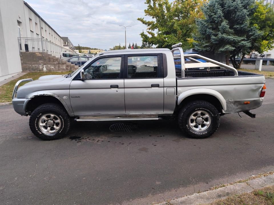Mitsubishi L200 Double Cab 2.5 4x4 пробіг: 382000 рік: August 1999 Diesel потужність:99 PS коробка: Manuell ціна: 3999 - Фото 4