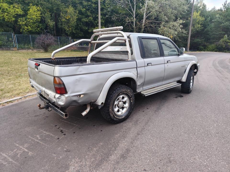 Mitsubishi L200 Double Cab 2.5 4x4 пробіг: 382000 рік: August 1999 Diesel потужність:99 PS коробка: Manuell ціна: 3999 - Фото 6