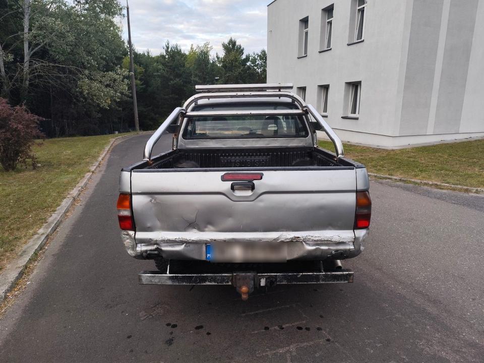 Mitsubishi L200 Double Cab 2.5 4x4 пробіг: 382000 рік: August 1999 Diesel потужність:99 PS коробка: Manuell ціна: 3999 - Фото 7