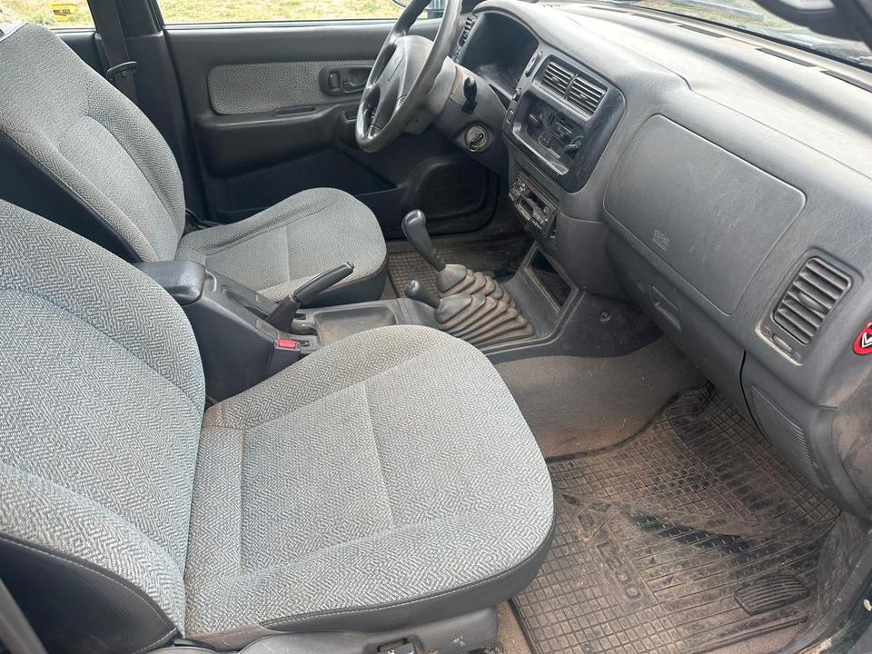 Mitsubishi L200 2.5TD  4X4 пробіг: 162400 рік: Februar 1999 Diesel потужність:99 PS коробка: Manuell ціна: 4790 - Фото 9