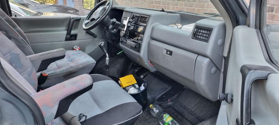 Volkswagen T4 Multivan пробіг: 310000 рік: Oktober 1990 Diesel потужність:102 PS коробка: Manuell ціна: 2500 - Фото 3