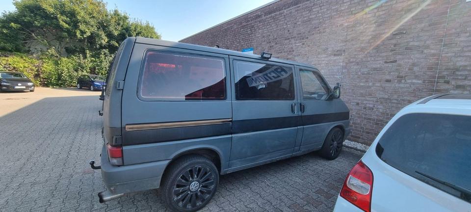 Volkswagen T4 Multivan пробіг: 310000 рік: Oktober 1990 Diesel потужність:102 PS коробка: Manuell ціна: 2500 - Фото 5