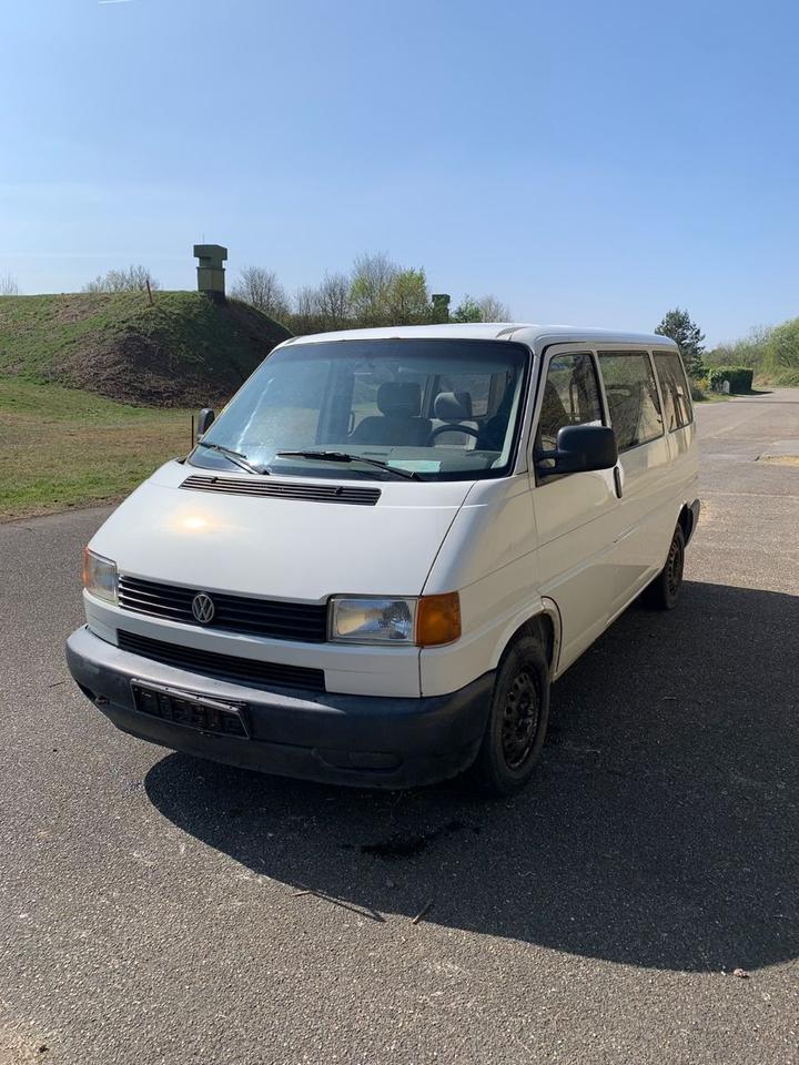 Volkswagen T4 Multivan пробіг: 380000 рік: März 2001 Diesel потужність:68 PS коробка: Manuell ціна: 1150 - Фото 0