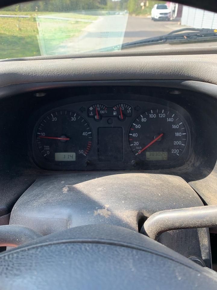 Volkswagen T4 Multivan пробіг: 380000 рік: März 2001 Diesel потужність:68 PS коробка: Manuell ціна: 1150 - Фото 10