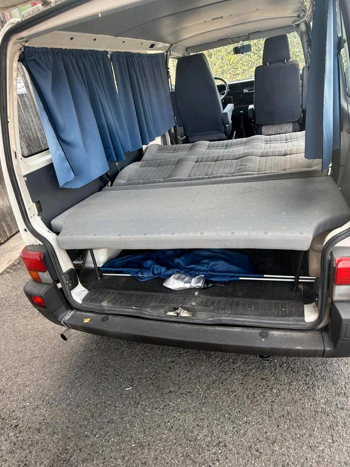 Volkswagen T4 Multivan Camper 1.9 Diesel пробіг: 276698 рік: März 1995 Diesel потужність:80 PS ціна: 2199 - Фото 14