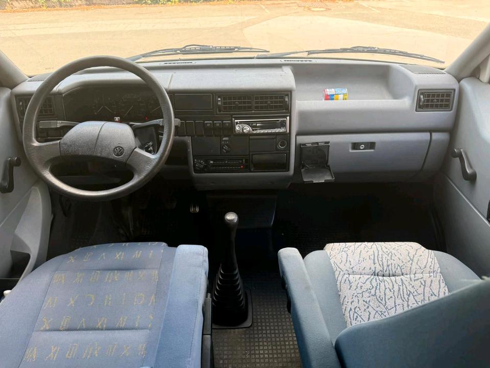 Volkswagen T4 Multivan Camper 1.9 Diesel пробіг: 276698 рік: März 1995 Diesel потужність:80 PS ціна: 2199 - Фото 15