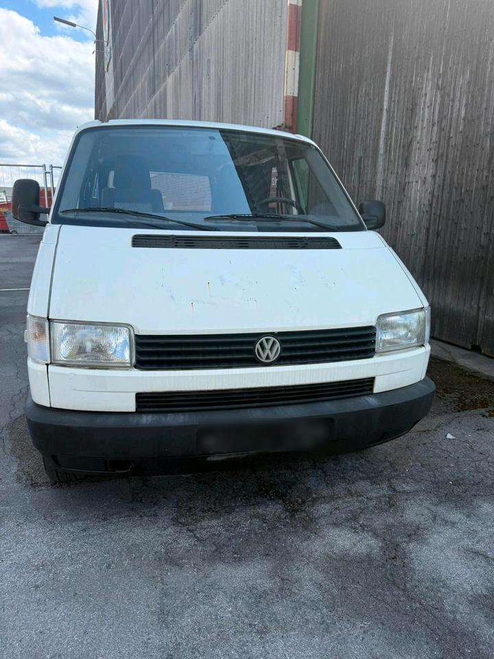Volkswagen T4 Multivan Camper 1.9 Diesel пробіг: 276698 рік: März 1995 Diesel потужність:80 PS ціна: 2199 - Фото 2
