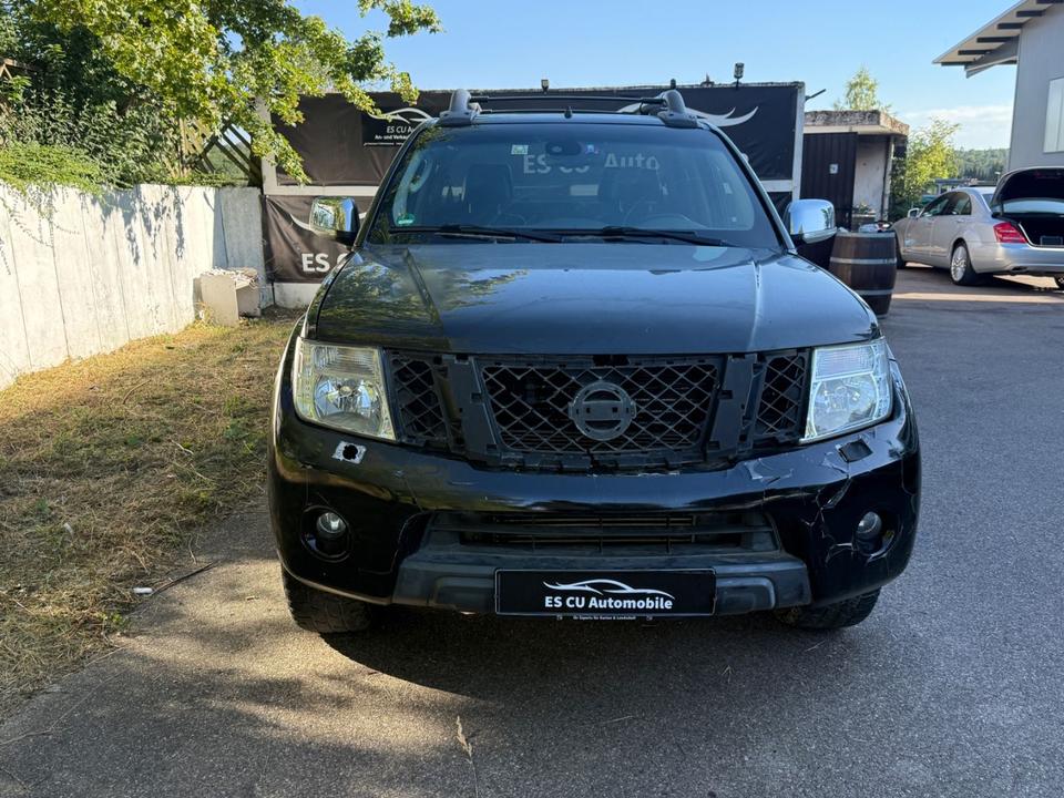 Nissan Navara Pickup Double Cab LE V6 4x4 LB пробіг: 187000 рік: März 2014 Diesel потужність:231 PS 4 (Grün) Euro5 ціна: 4790 Schwarz - Фото 3