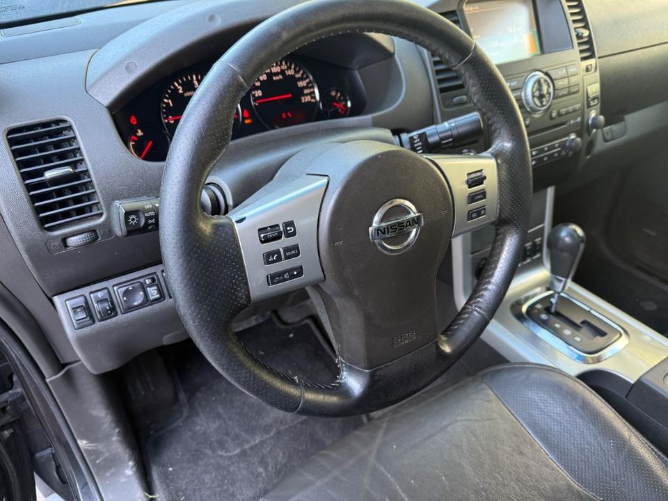 Nissan Navara Pickup Double Cab LE V6 4x4 LB пробіг: 187000 рік: März 2014 Diesel потужність:231 PS 4 (Grün) Euro5 ціна: 4790 Schwarz - Фото 9