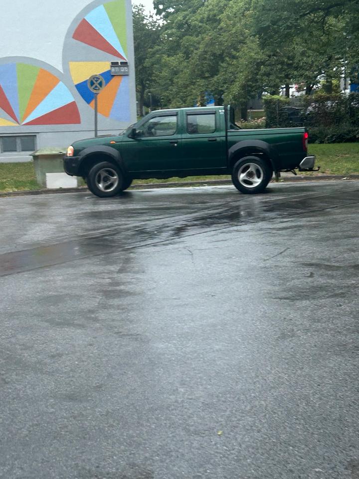 Nissan Navara D22 пробіг: 233000 рік: August 2003 Diesel потужність:133 PS коробка: Manuell ціна: 5660 - Фото 1