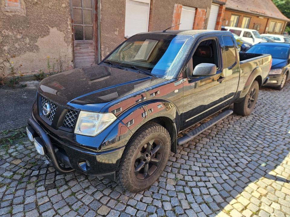 Nissan Navara 4x4 пробіг: 290000 рік: März 2006 Diesel потужність:171 PS коробка: Manuell ціна: 5699 - Фото 0