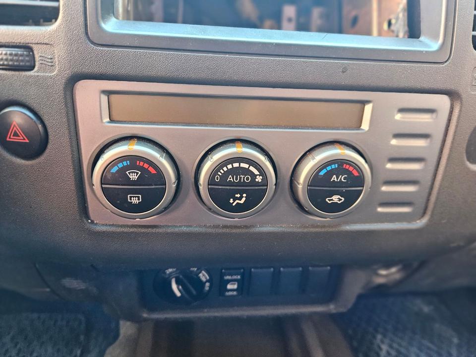 Nissan Navara 4x4 пробіг: 290000 рік: März 2006 Diesel потужність:171 PS коробка: Manuell ціна: 5699 - Фото 11