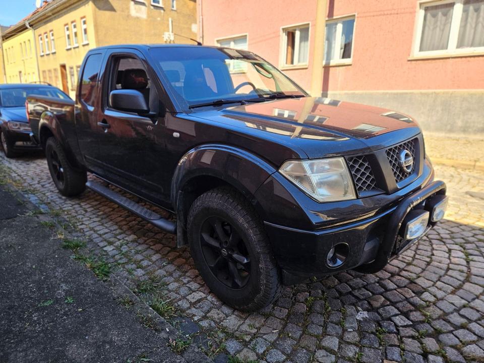 Nissan Navara 4x4 пробіг: 290000 рік: März 2006 Diesel потужність:171 PS коробка: Manuell ціна: 5699 - Фото 3