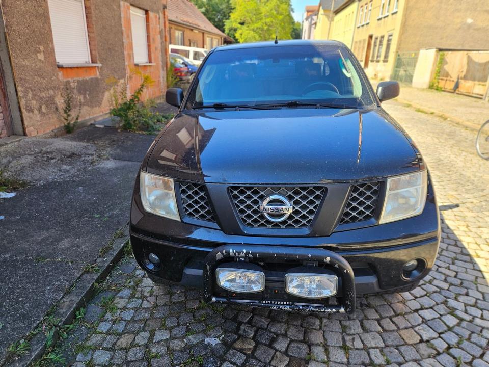 Nissan Navara 4x4 пробіг: 290000 рік: März 2006 Diesel потужність:171 PS коробка: Manuell ціна: 5699 - Фото 4