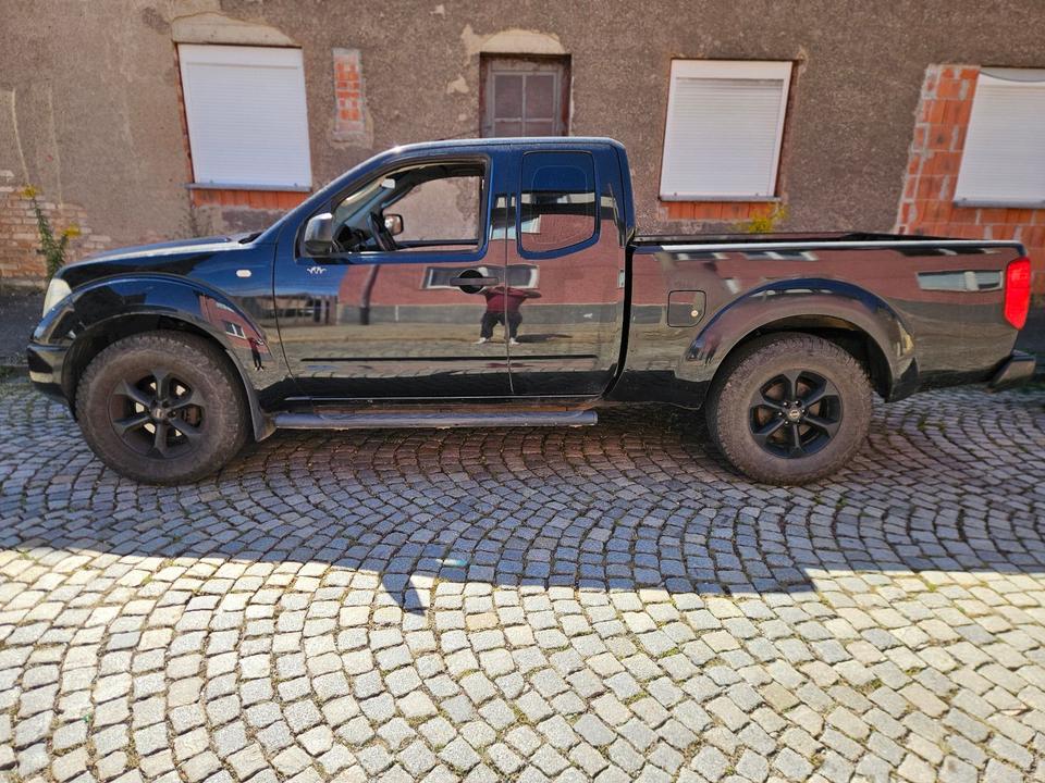Nissan Navara 4x4 пробіг: 290000 рік: März 2006 Diesel потужність:171 PS коробка: Manuell ціна: 5699 - Фото 5