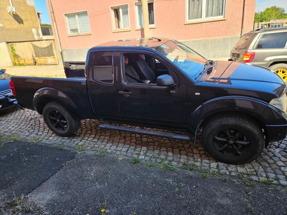 Nissan Navara 4x4 пробіг: 290000 рік: März 2006 Diesel потужність:171 PS коробка: Manuell ціна: 5699 - Фото 6