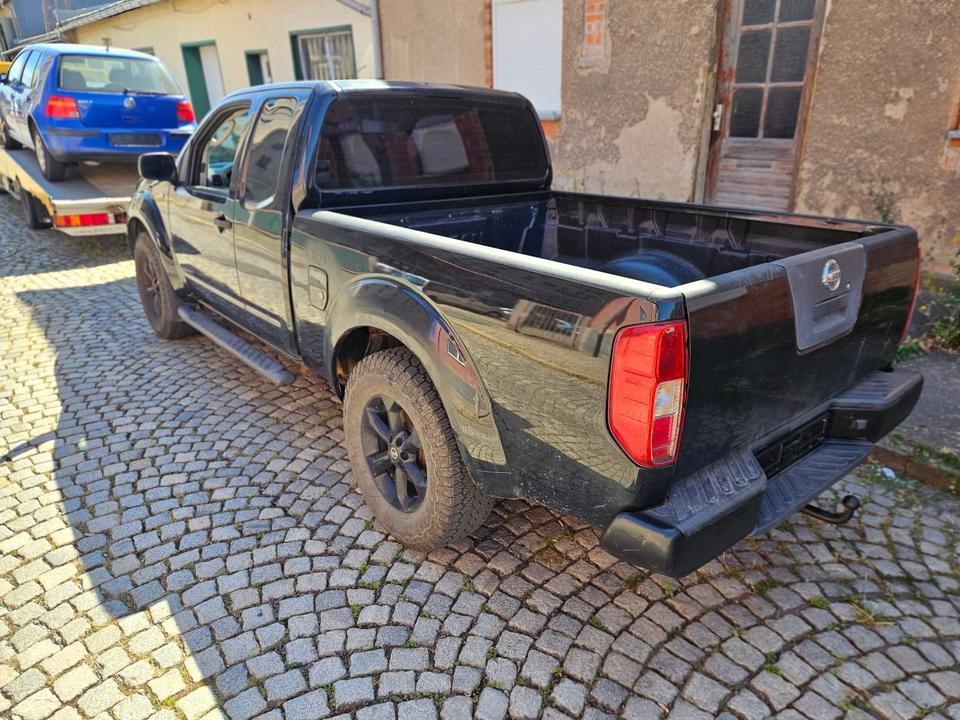 Nissan Navara 4x4 пробіг: 290000 рік: März 2006 Diesel потужність:171 PS коробка: Manuell ціна: 5699 - Фото 7