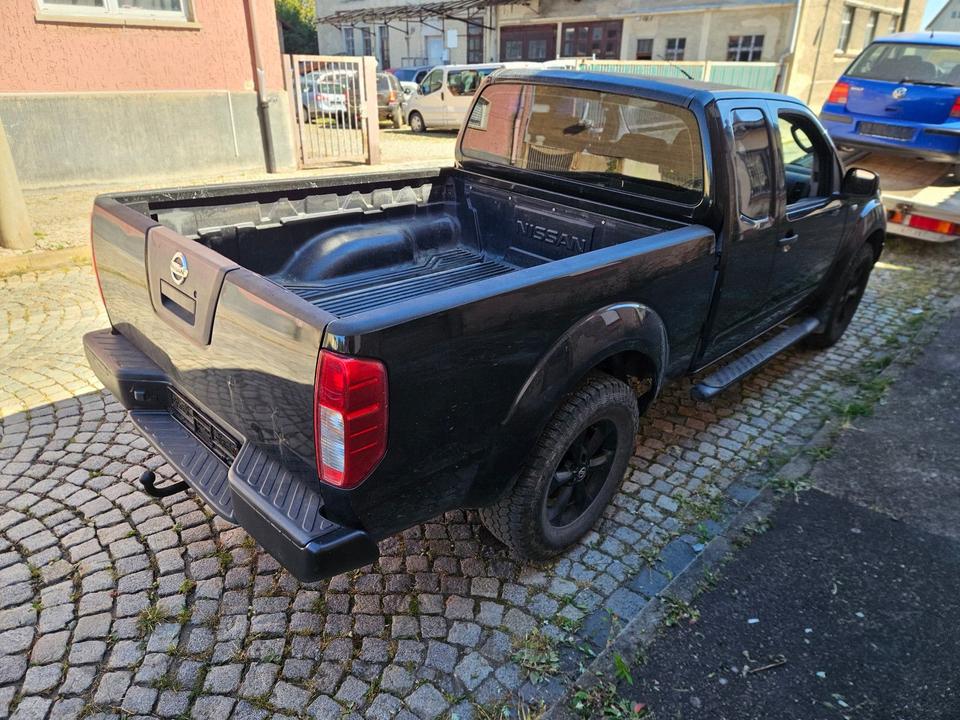 Nissan Navara 4x4 пробіг: 290000 рік: März 2006 Diesel потужність:171 PS коробка: Manuell ціна: 5699 - Фото 8