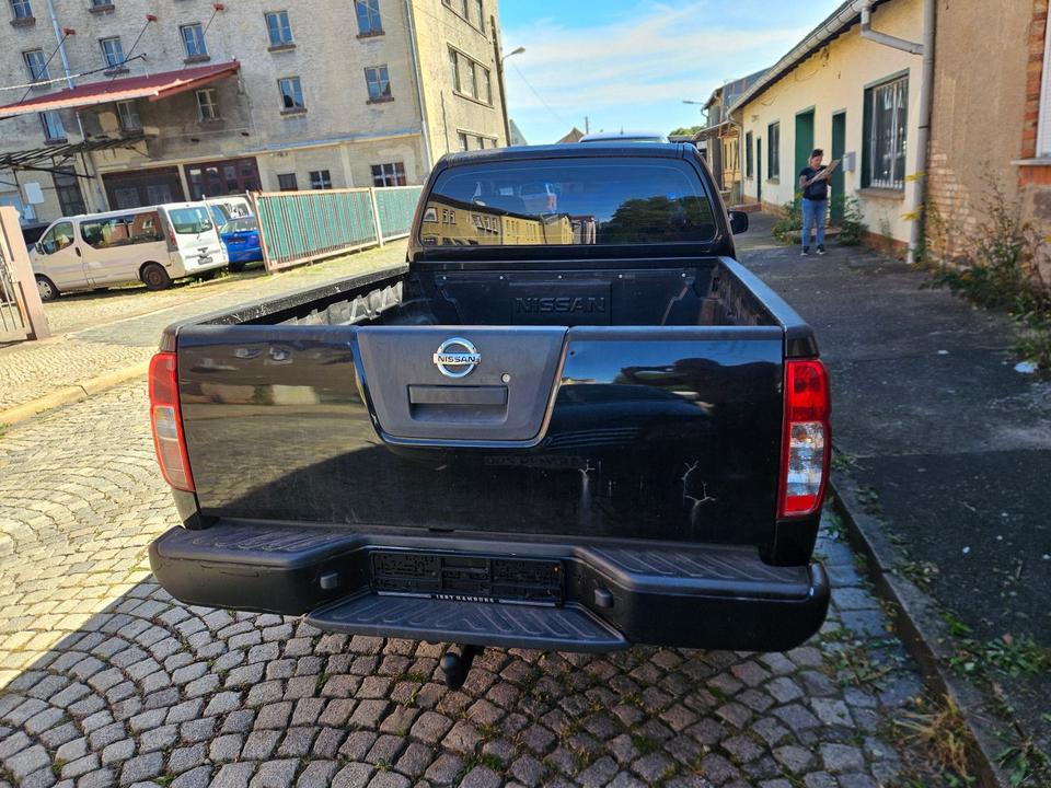 Nissan Navara 4x4 пробіг: 290000 рік: März 2006 Diesel потужність:171 PS коробка: Manuell ціна: 5699 - Фото 9