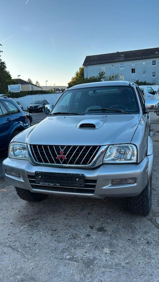 Mitsubishi L200 4x4 пробіг: 256000 рік: Januar 2005 Diesel коробка: Manuell ціна: 4999 - Фото 0