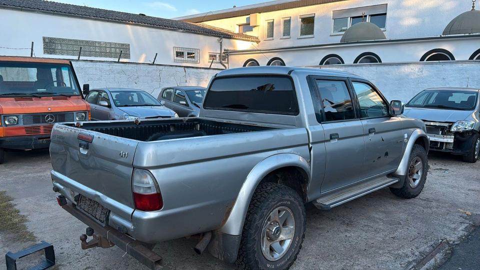 Mitsubishi L200 4x4 пробіг: 256000 рік: Januar 2005 Diesel коробка: Manuell ціна: 4999 - Фото 6