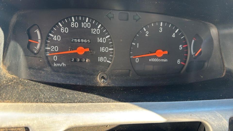 Mitsubishi L200 4x4 пробіг: 256000 рік: Januar 2005 Diesel коробка: Manuell ціна: 4999 - Фото 7