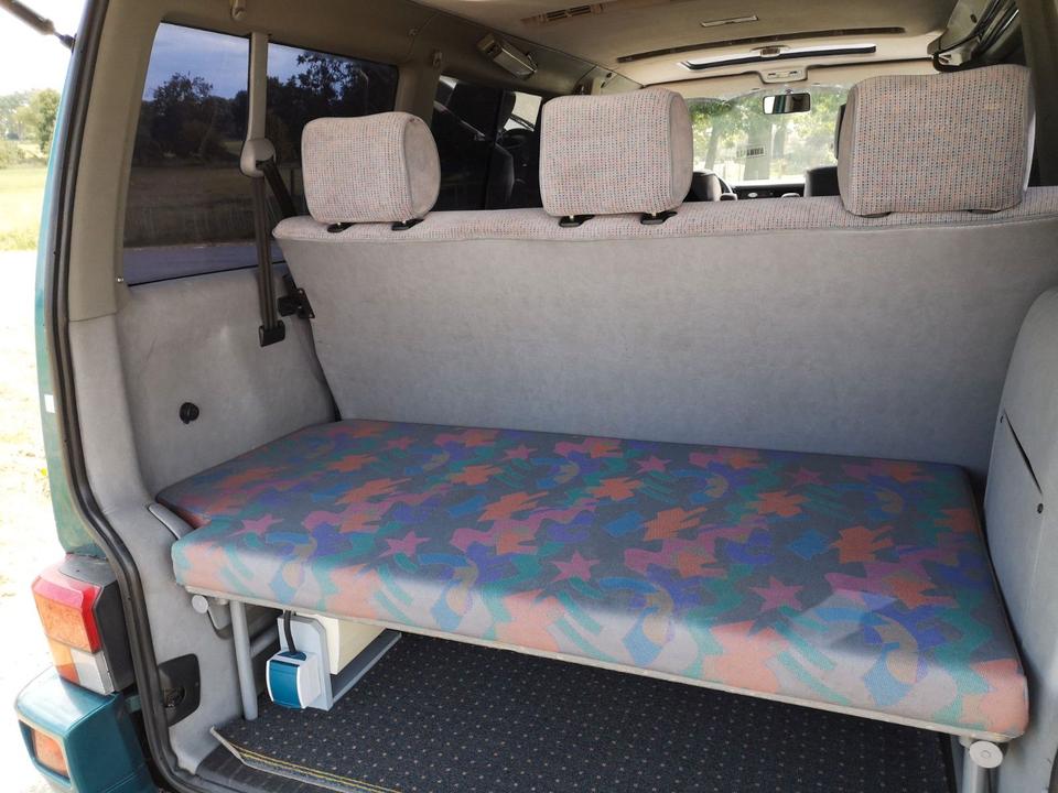 Volkswagen VW T4 Multivan  пробіг: 430960 рік: März 1995 Diesel потужність:77 PS коробка: Manuell ціна: 2400 - Фото 11