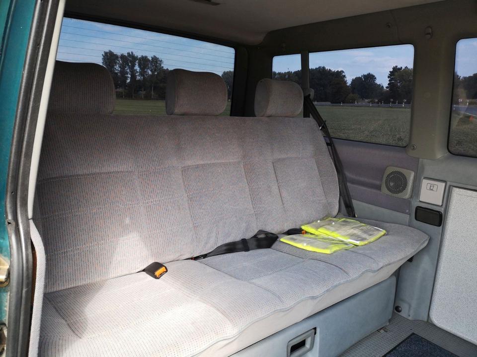 Volkswagen VW T4 Multivan  пробіг: 430960 рік: März 1995 Diesel потужність:77 PS коробка: Manuell ціна: 2400 - Фото 5