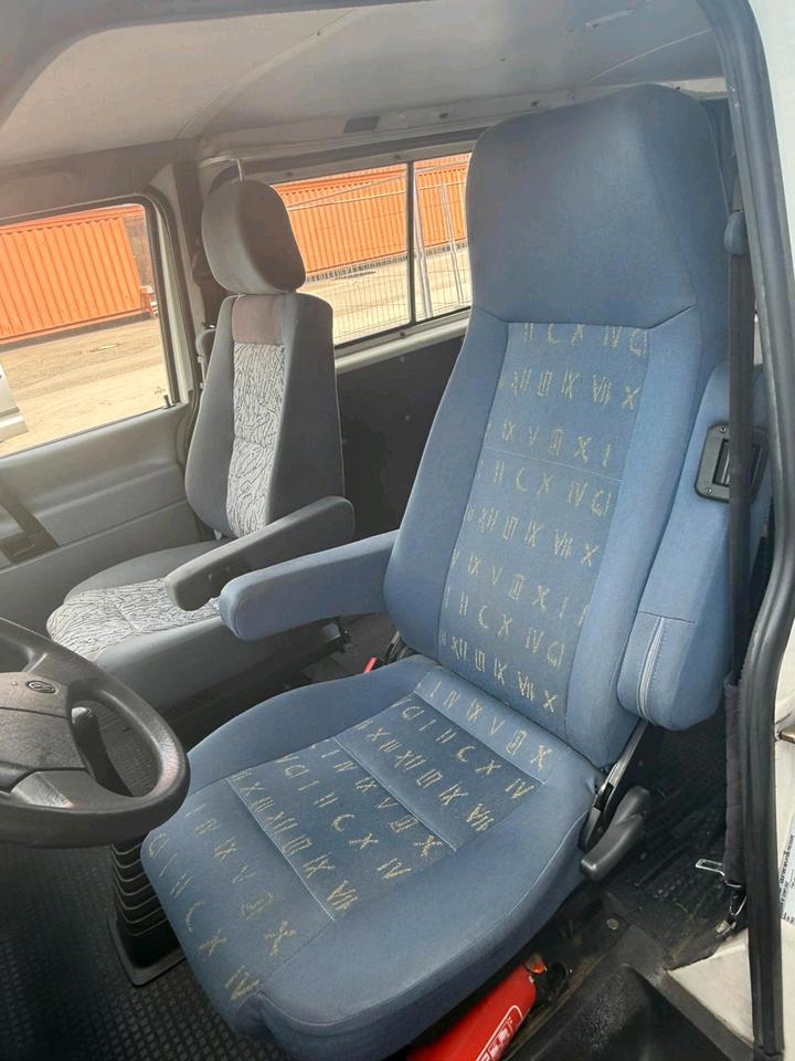 Volkswagen T4 Multivan Camper 1.9 Diesel пробіг: 276698 рік: März 1995 Diesel потужність:80 PS 2025 ціна: 1999 - Фото 19