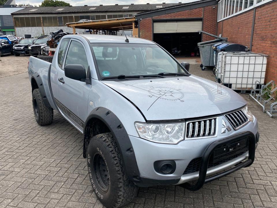 Mitsubishi L200 PICK UP 4X4 пробіг: 218000 рік: März 2010 Diesel ціна: 4999 Silber - Фото 11