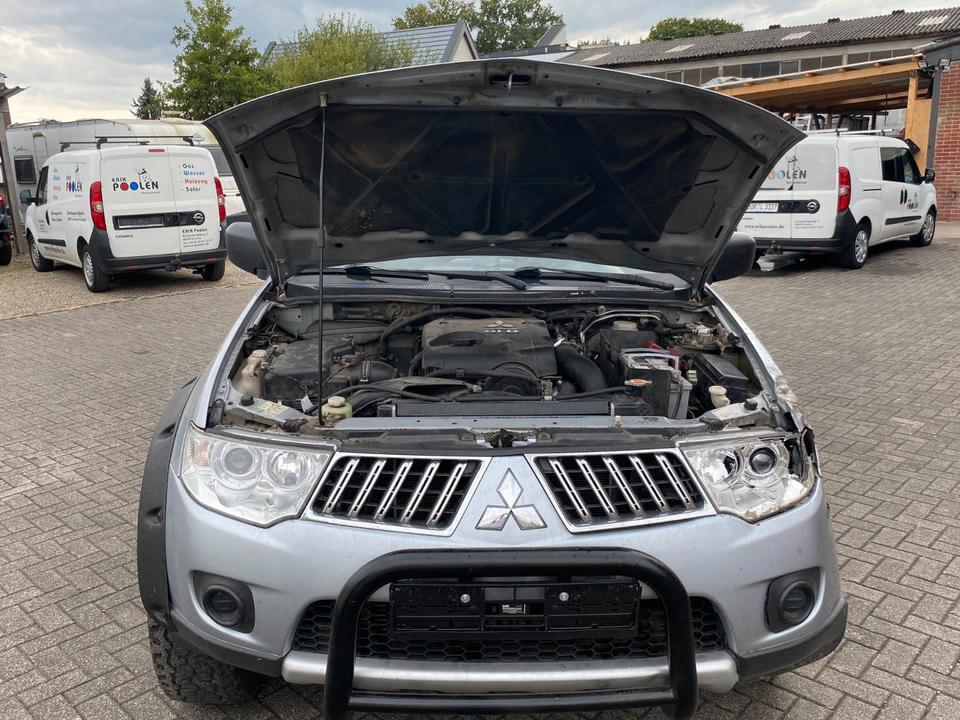 Mitsubishi L200 PICK UP 4X4 пробіг: 218000 рік: März 2010 Diesel ціна: 4999 Silber - Фото 12