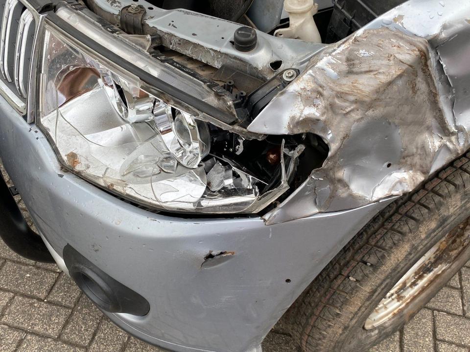 Mitsubishi L200 PICK UP 4X4 пробіг: 218000 рік: März 2010 Diesel ціна: 4999 Silber - Фото 13