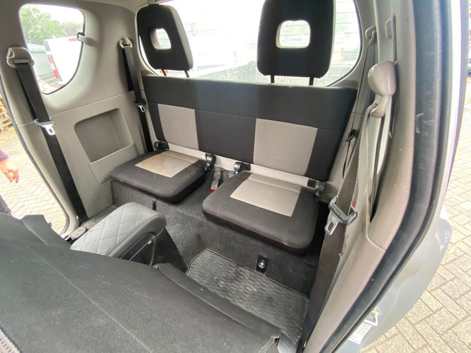 Mitsubishi L200 PICK UP 4X4 пробіг: 218000 рік: März 2010 Diesel ціна: 4999 Silber - Фото 17