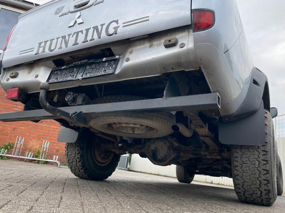 Mitsubishi L200 PICK UP 4X4 пробіг: 218000 рік: März 2010 Diesel ціна: 4999 Silber - Фото 2